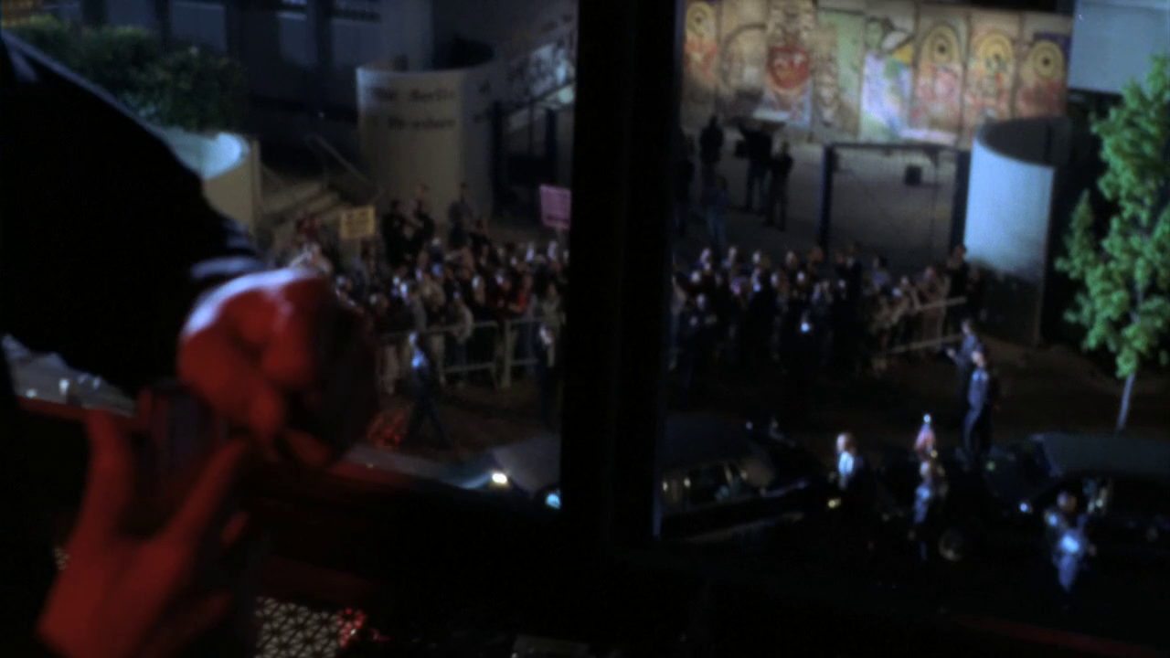 vlcsnap-2013-01-19-00h02m13s52.png