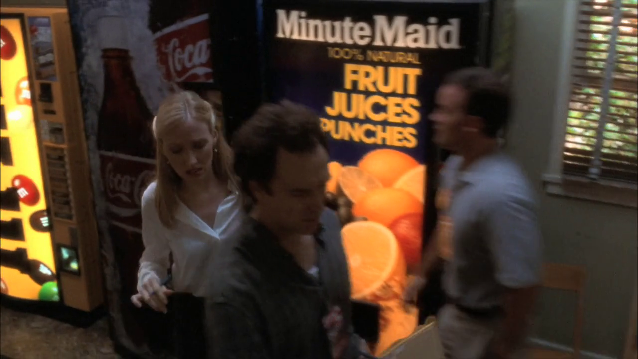 vlcsnap-2012-12-26-23h08m53s49.png