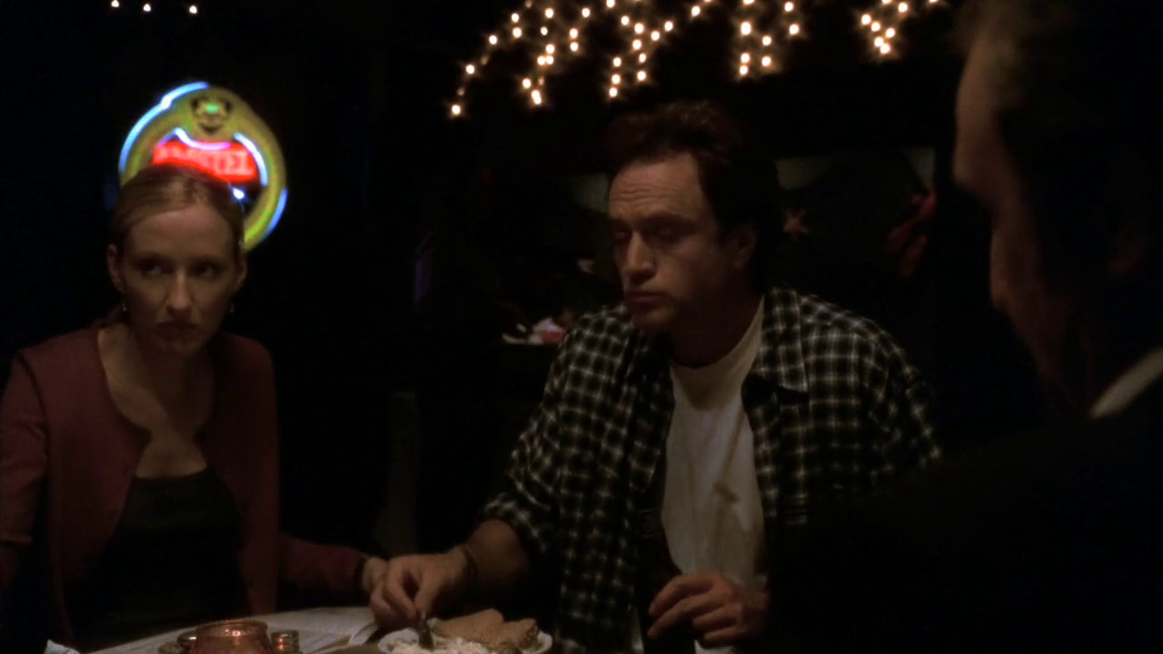 vlcsnap-2012-12-31-01h15m30s243.png