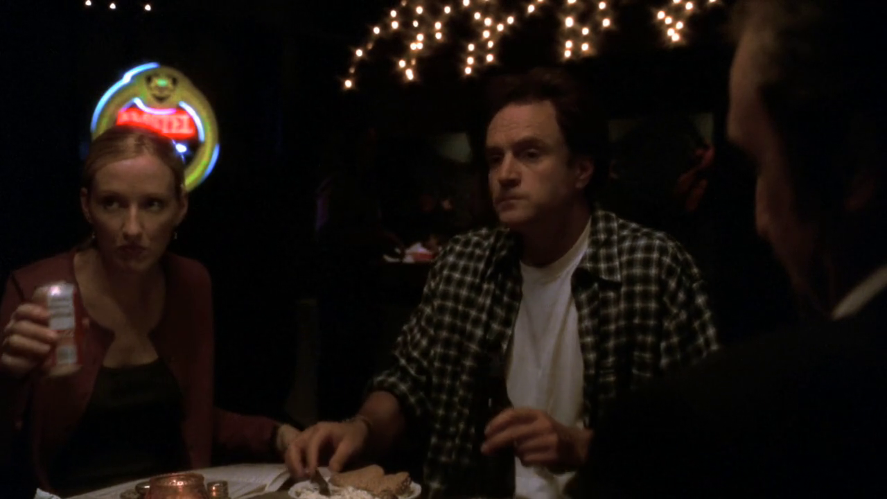 vlcsnap-2012-12-31-01h15m35s33.png