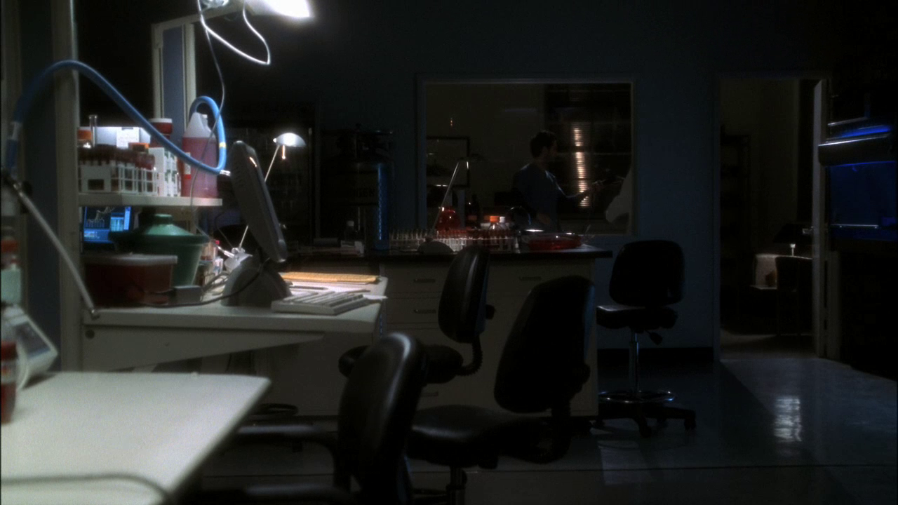 vlcsnap-2013-01-16-00h04m00s100.png