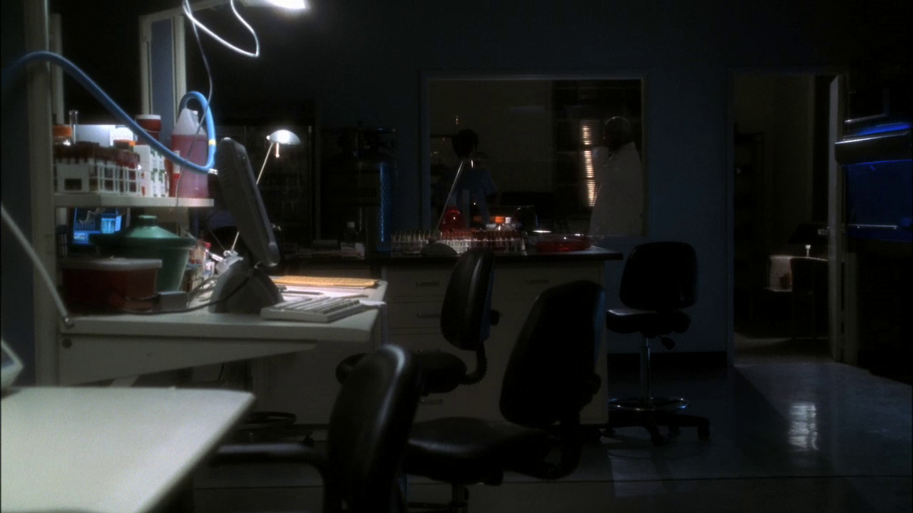 vlcsnap-2013-01-16-00h04m03s132.png